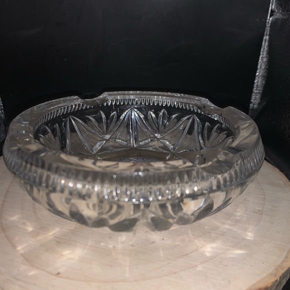 Beautiful Cut Crystal Ashtray - Picture 4 of 5